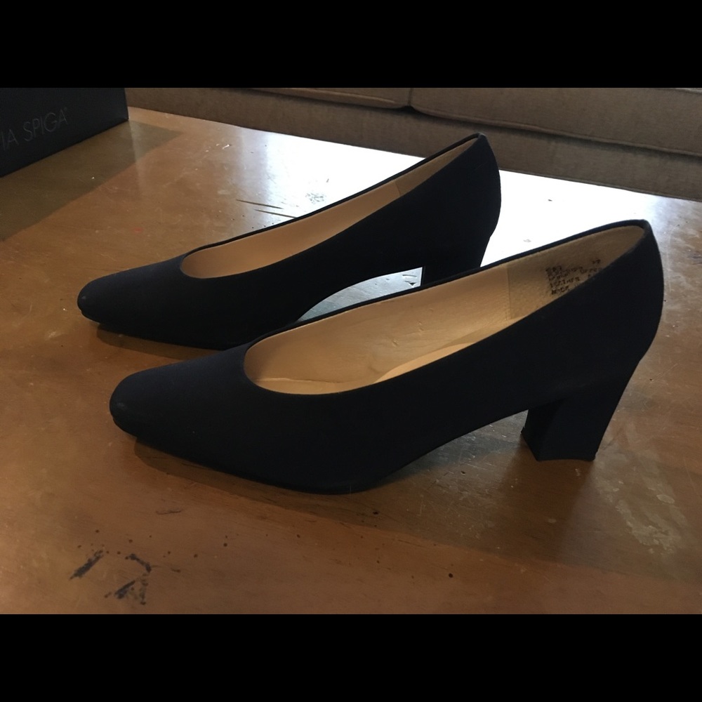 SRO Navy Heels